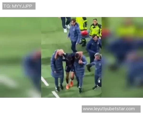 迪亚斯因铲伤阿什拉夫遭禁赛三场拜仁准备上诉文件已收集完毕 迪亚斯因铲伤阿什拉夫遭禁赛三场拜仁准备上诉文件已收集完毕