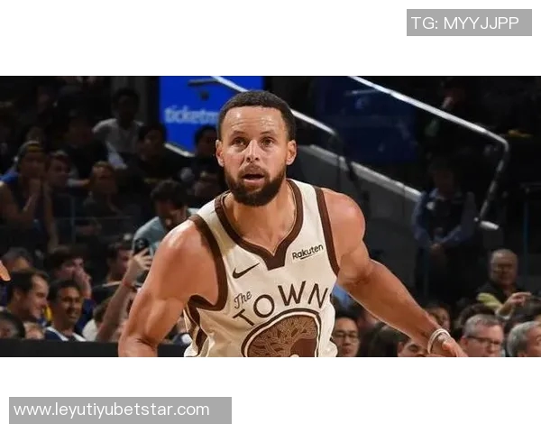 库里赞追梦独特贡献小佩顿展现个人风格助力球队