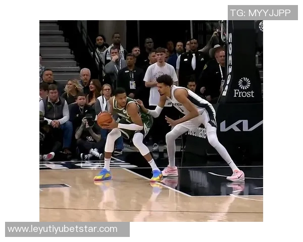 克莱重现巅峰状态成功防守字母哥展现强大实力