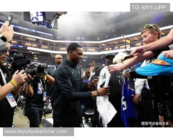 马刺季前赛全胜福克斯因伤缺席球队依然表现出色